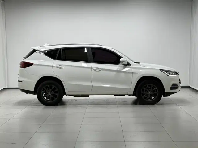 BYD Song — Фото автомобиля 3