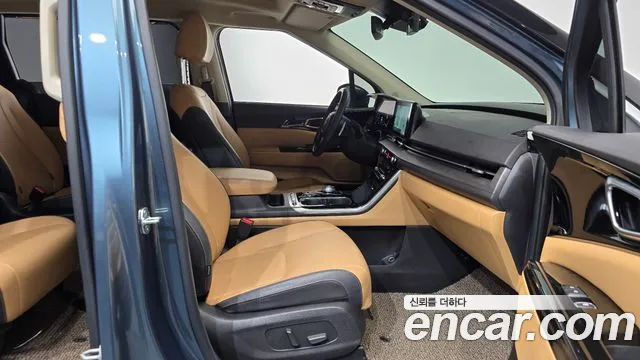 Kia Carnival Generation 4 — Фото автомобиля 16