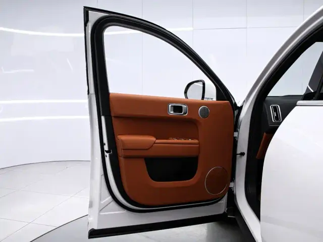 Li Auto L7 — Фото автомобиля 13