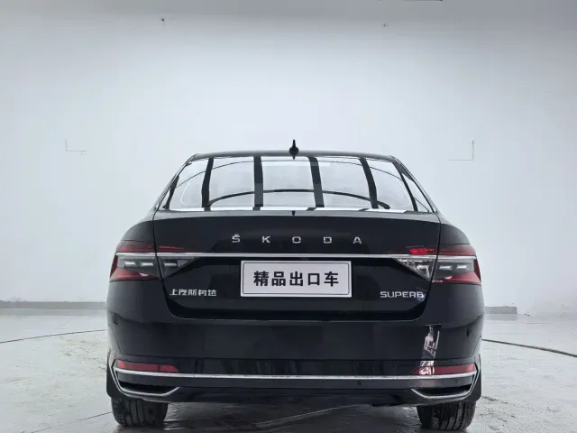 Skoda Superb — Фото автомобиля 5