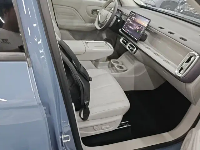 Leapmotor B10 — Фото автомобиля 24