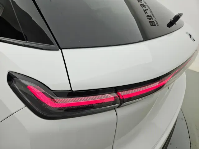 Nio ES7 — Фото автомобиля 23
