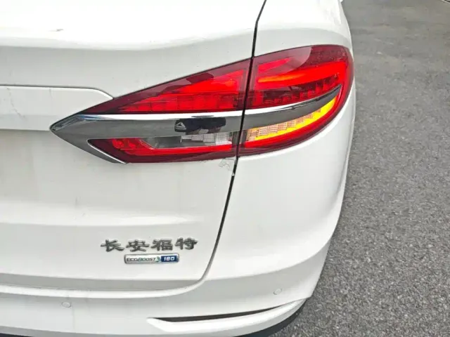 Ford Mondeo 2020 EcoBoost 180 Fashion — Фото автомобиля 7