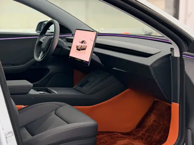 Tesla Model 3 — Фото автомобиля 15