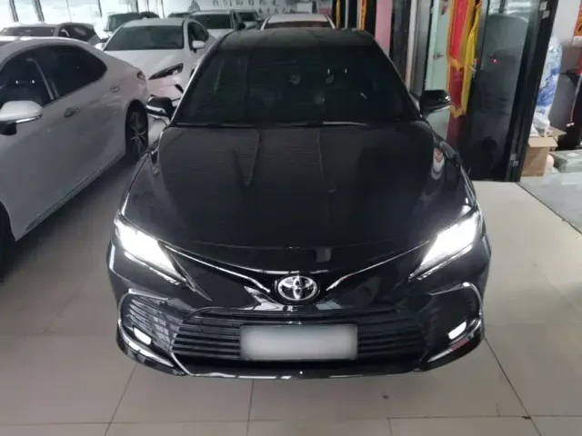 Toyota Camry — Фото автомобиля 2