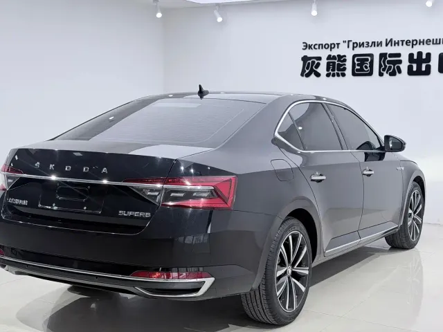 Skoda Superb — Фото автомобиля 4