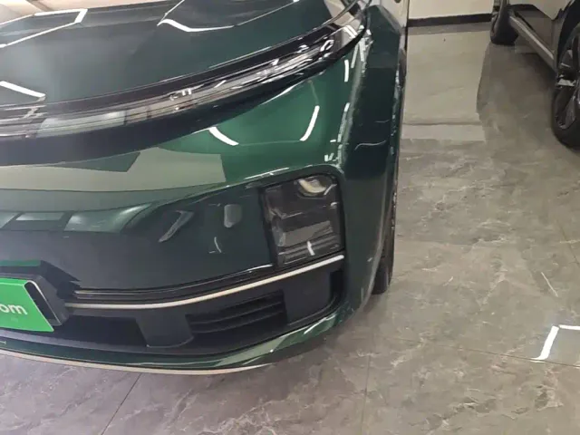 Li Auto L9 — Фото автомобиля 23