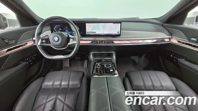 BMW 7-Series 7 серия (G70) 740i sDrive Design Pure Excellence — Фото автомобиля 3