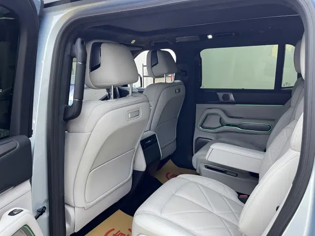 BYD FangChengBao Leopard 8 — Фото автомобиля 4