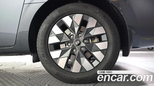 Hyundai Staria Staria 4WD Lounge 9 мест — Фото автомобиля 21