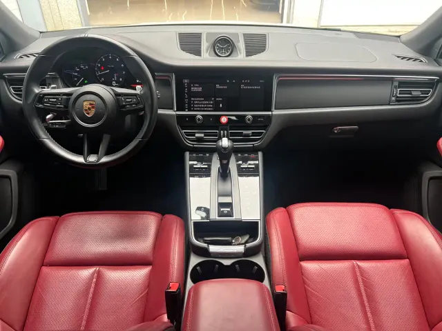 Porsche Macan — Фото автомобиля 9
