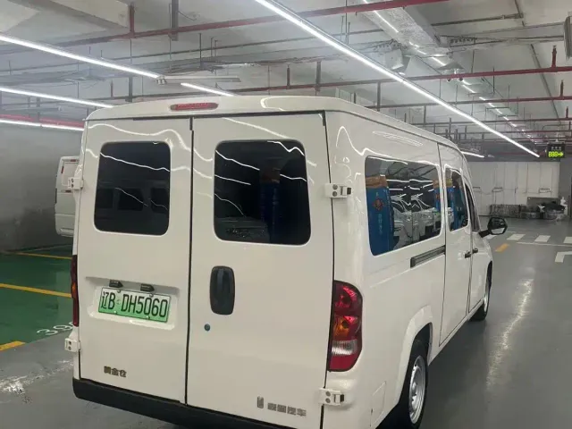 Linxys Ling Shi Golden Warehouse — Фото автомобиля 8