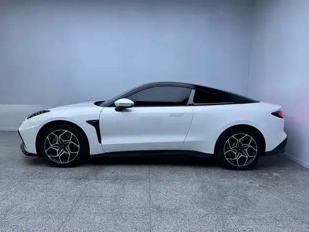 Hozon Neta GT — Фото автомобиля 10