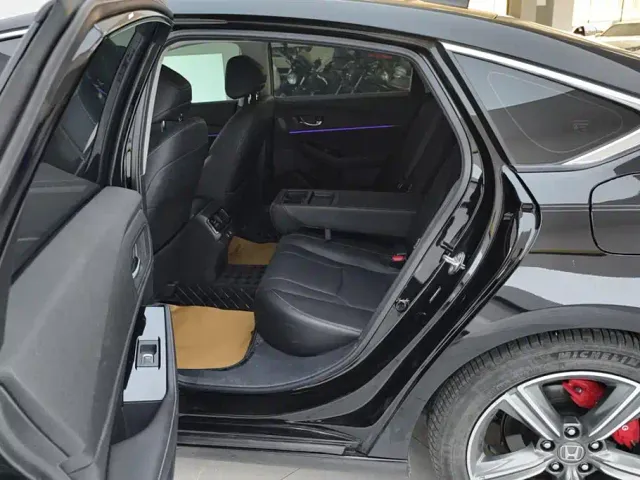 Honda Accord — Фото автомобиля 11