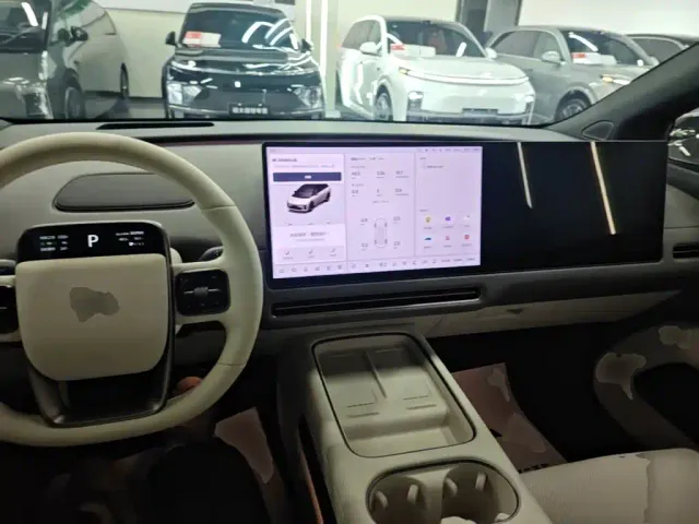 Li Auto i6 — Фото автомобиля 9