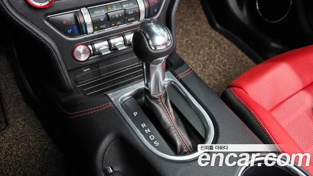 Ford Mustang — Фото автомобиля 12