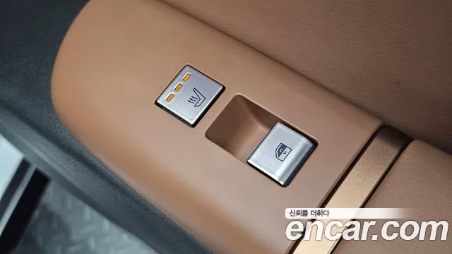 Hyundai Grandeur Grandeur (GN7) 2.5 Бензин 2WD — Фото автомобиля 13