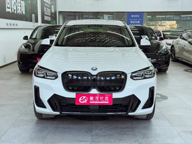 BMW BMW iX3 2022 Facelift Leading Model — Фото автомобиля 2