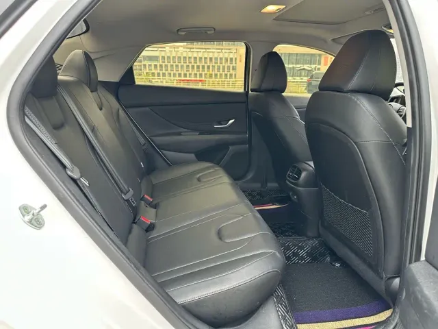 Hyundai Elantra — Фото автомобиля 20