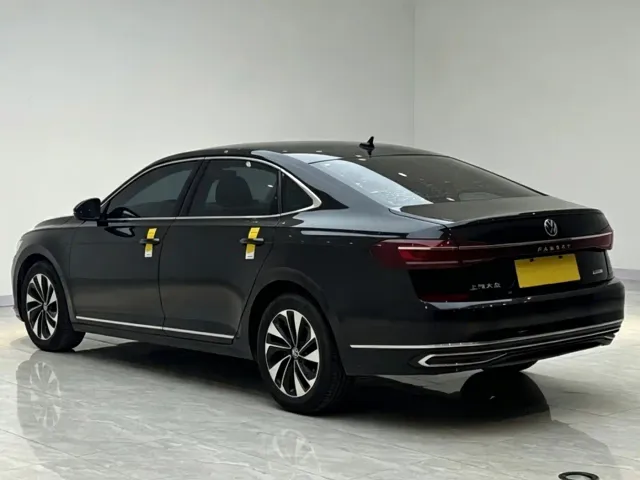Volkswagen Passat — Фото автомобиля 5