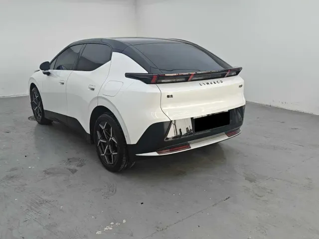 Lynk & Co Z20 — Фото автомобиля 9