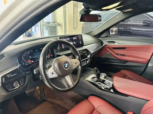 BMW 5 Series — Фото автомобиля 5
