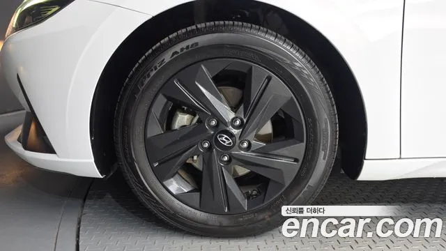 Hyundai AVANTE Avante (CN7) — Фото автомобиля 4