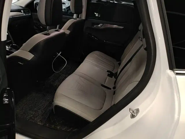 Ford Escape — Фото автомобиля 16