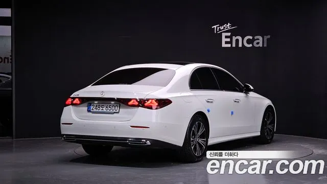 Фотография автомобиля — Mercedes-Benz E-Class W214