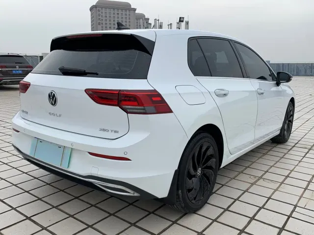 Volkswagen Golf — Фото автомобиля 6