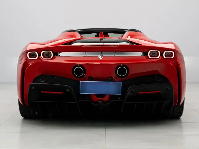 Ferrari SF90 — Фото автомобиля 17