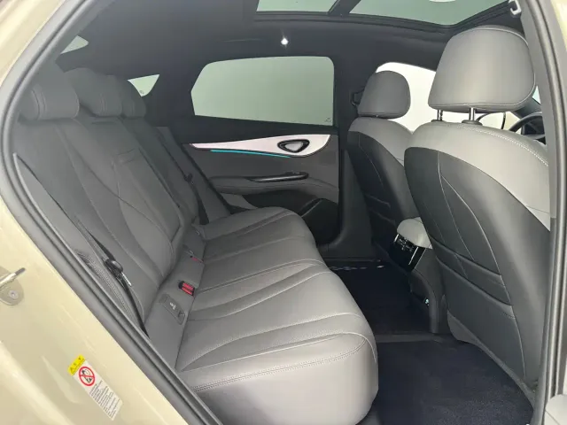 BYD Seal 07 DM-i — Фото автомобиля 11