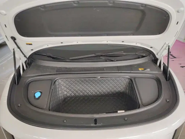 Li Auto i6 — Фото автомобиля 19