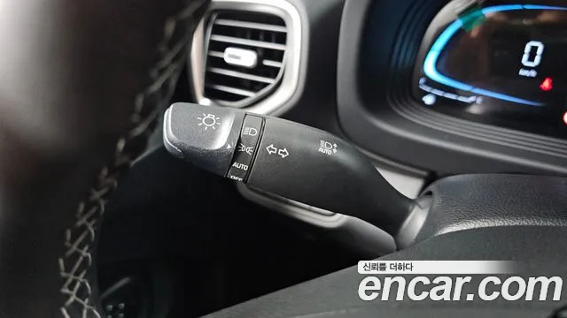 Hyundai Venue — Фото автомобиля 29