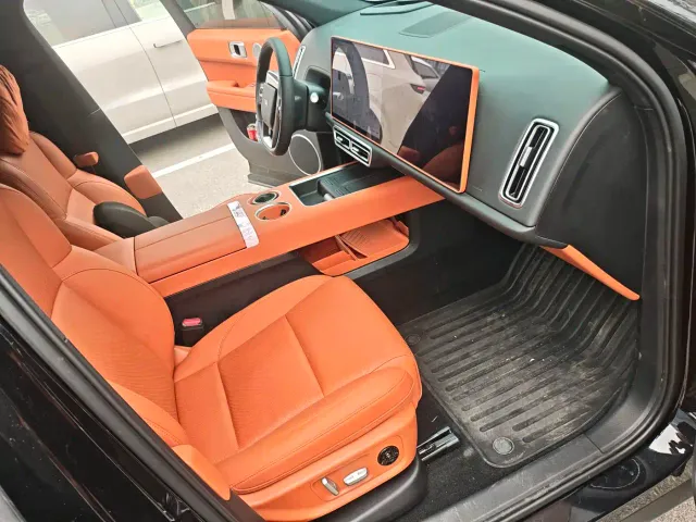 Li Auto L6 — Фото автомобиля 6