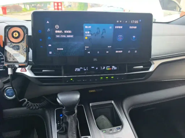 Toyota Granvia — Фото автомобиля 12