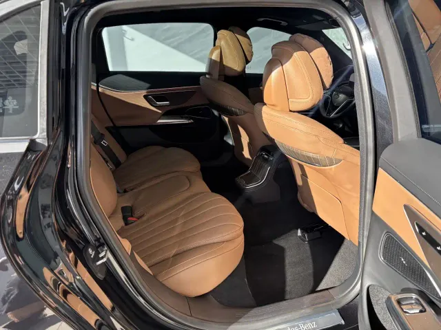 Mercedes-Benz E-Class — Фото автомобиля 22