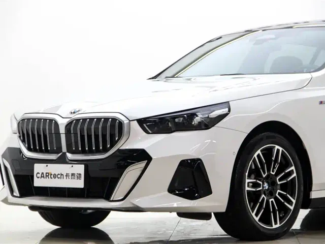 BMW 5 Series — Фото автомобиля 4