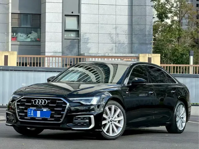 Фотография автомобиля — Audi A6L