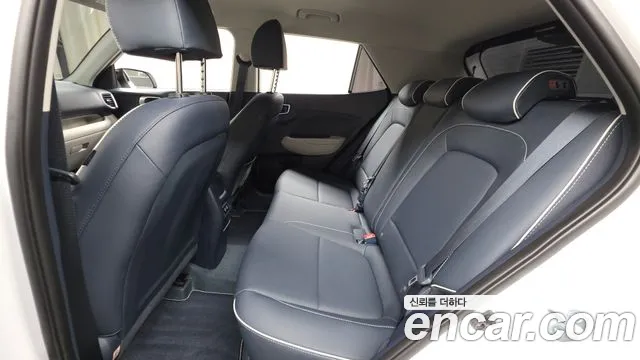 Hyundai Venue — Фото автомобиля 18