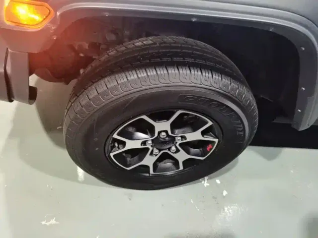 Jeep Wrangler — Фото автомобиля 22