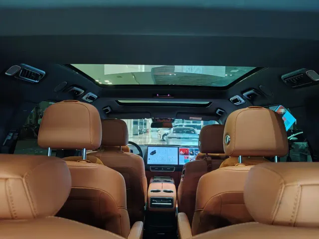 Li Auto L8 — Фото автомобиля 9