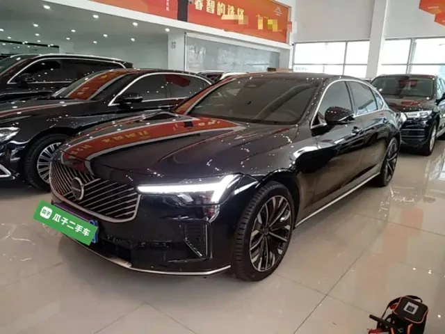 Фотография автомобиля — Volvo S90
