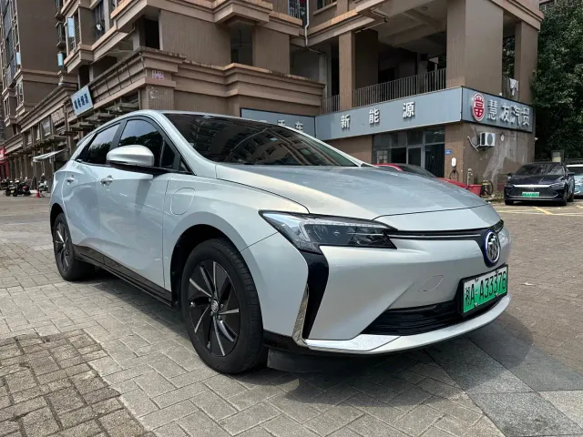 Buick Velite 6 — Фото автомобиля 3