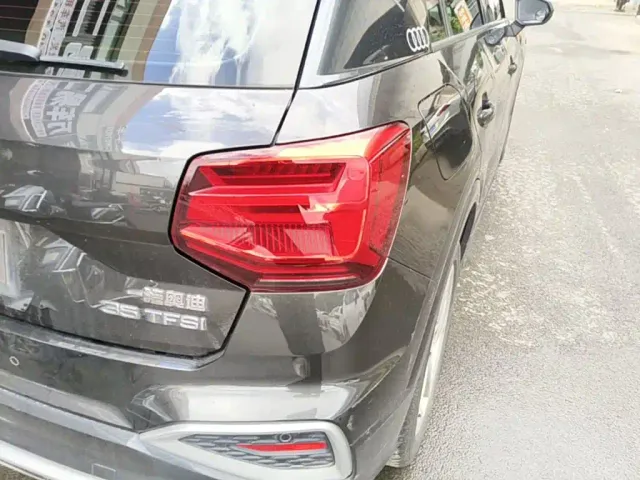 Audi Q2L — Фото автомобиля 7