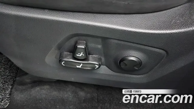 KG_Mobility_Ssangyong Rexton Новый Rexton Sport Дизель 2.2 4WD — Фото автомобиля 16