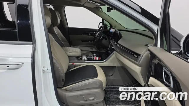 Kia Carnival Generation 4 — Фото автомобиля 10