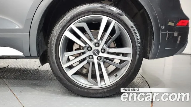 Audi Q5 FY — Фото автомобиля 21