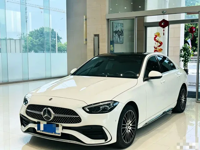 Фотография автомобиля — Mercedes-Benz C-Class