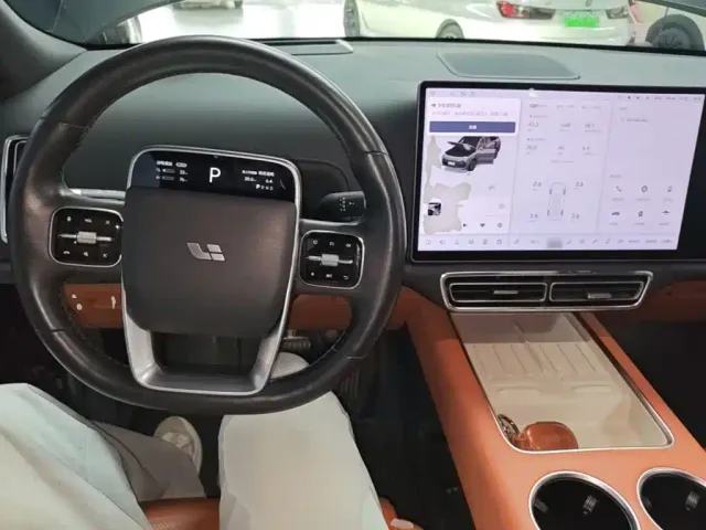 Li Auto L8 — Фото автомобиля 9